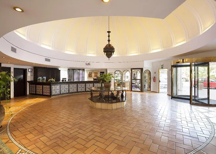 Playa del Ingles (Gran Canaria) Dog Friendly Lodging and Hotels