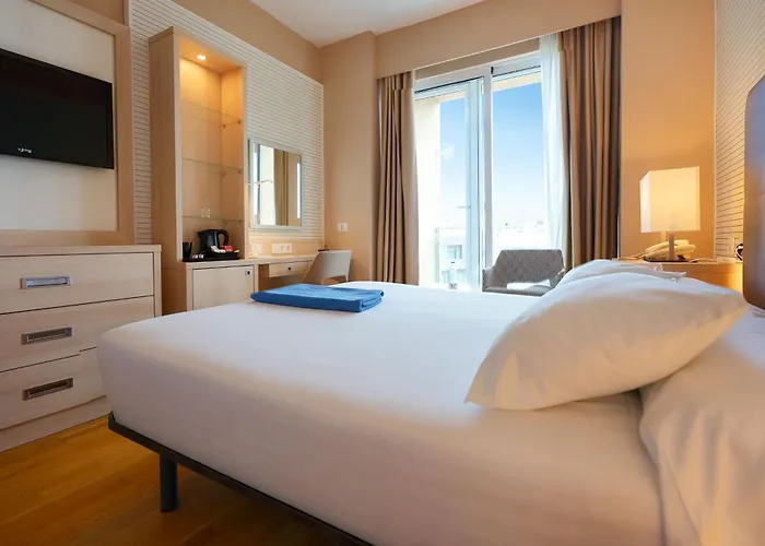 Las Palmas de Gran Canaria Hotels With Jacuzzi in Room